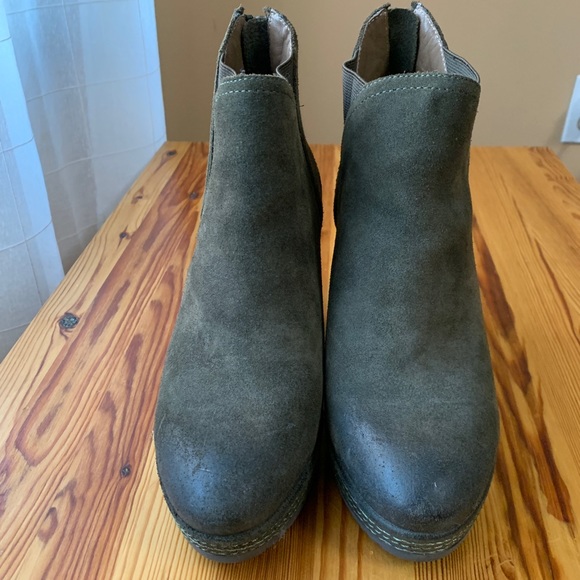 Geox dark green suede ankle platform boots